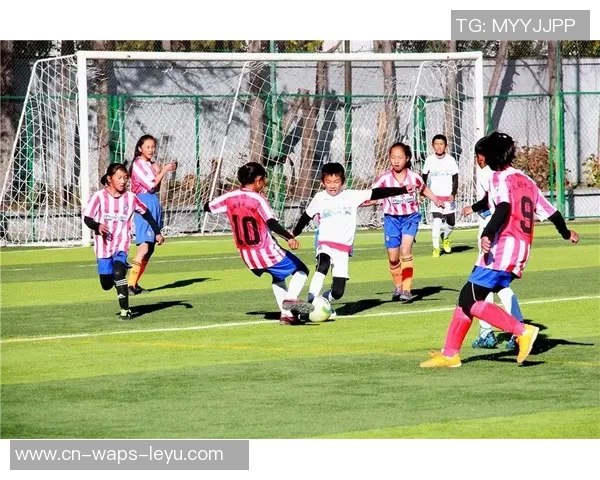 足球小将游戏键盘带你体验真实足球乐趣与激情的完美结合